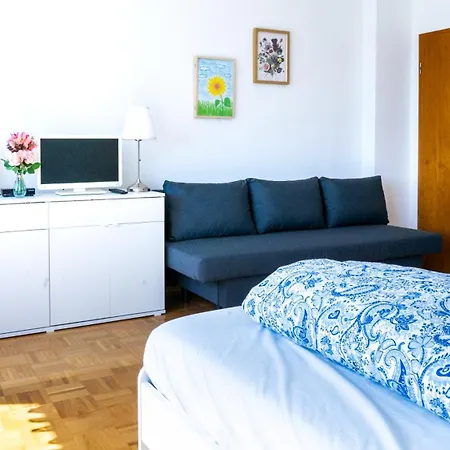 Cosystay Near Airport