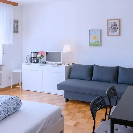 Cosystay Near Airport פילדרשטאט