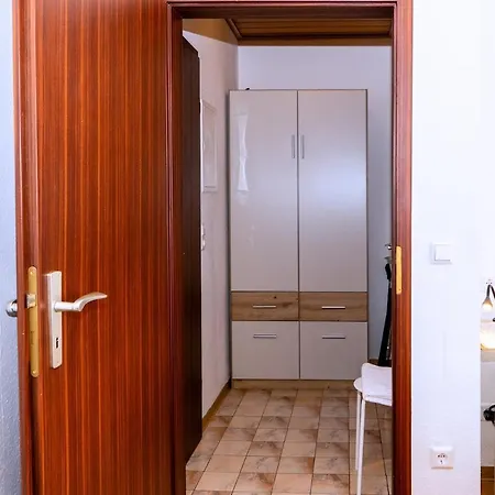 Cosystay Near Airport